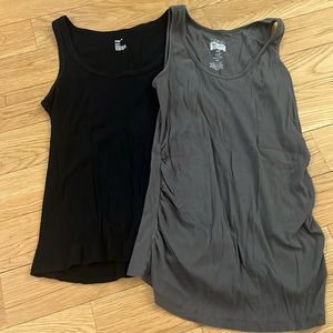 Set of 2 tank tops

*Bundle maternity for savings*